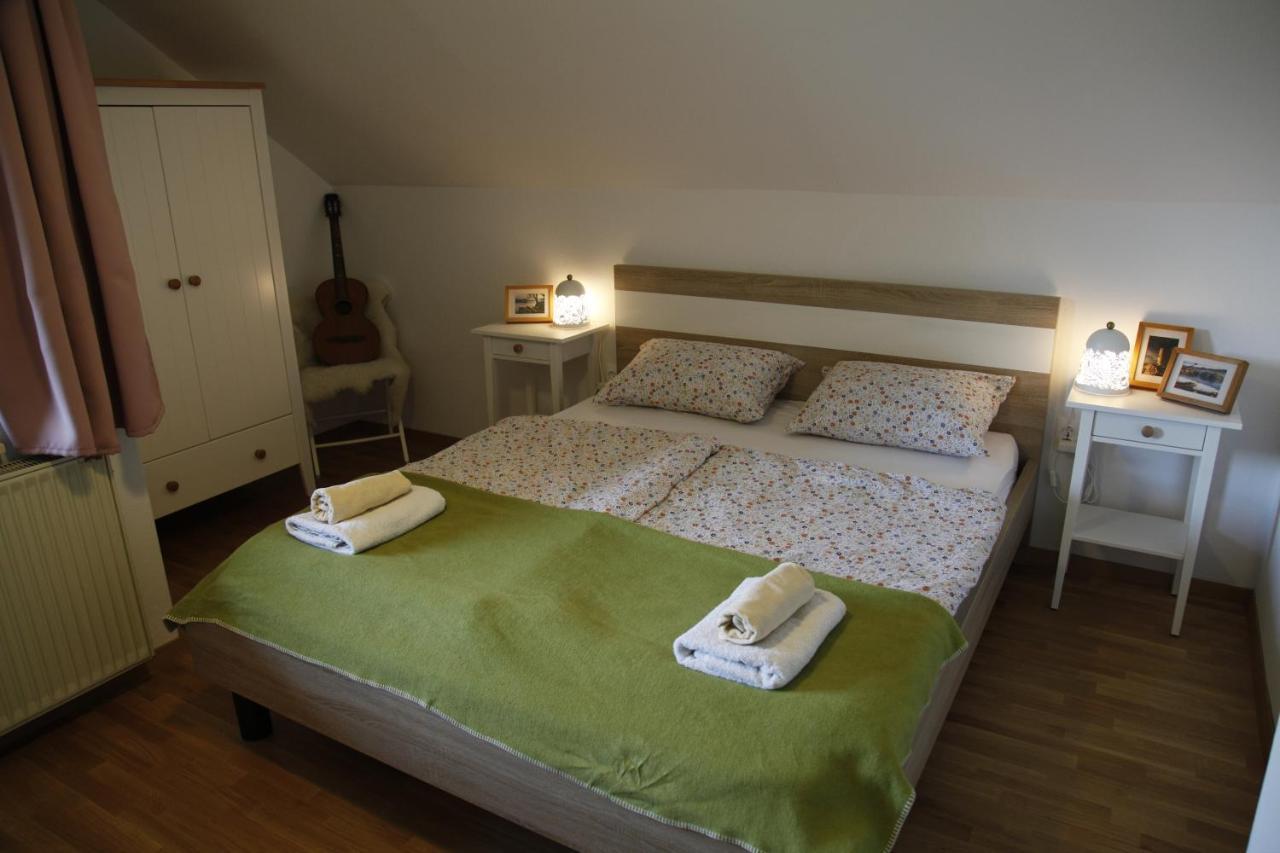 Family Apartment On Repecnik Farm In Gorje, Bled Zgornje Gorje Bagian luar foto